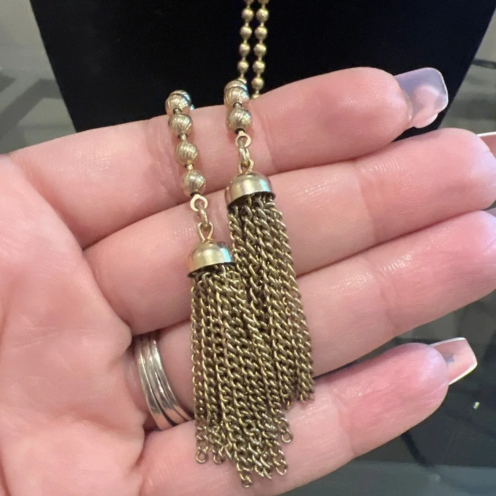 1973 Avon Ming Green Tassel Lariat Necklace DeLizza Elster Juliana Vintage Rare